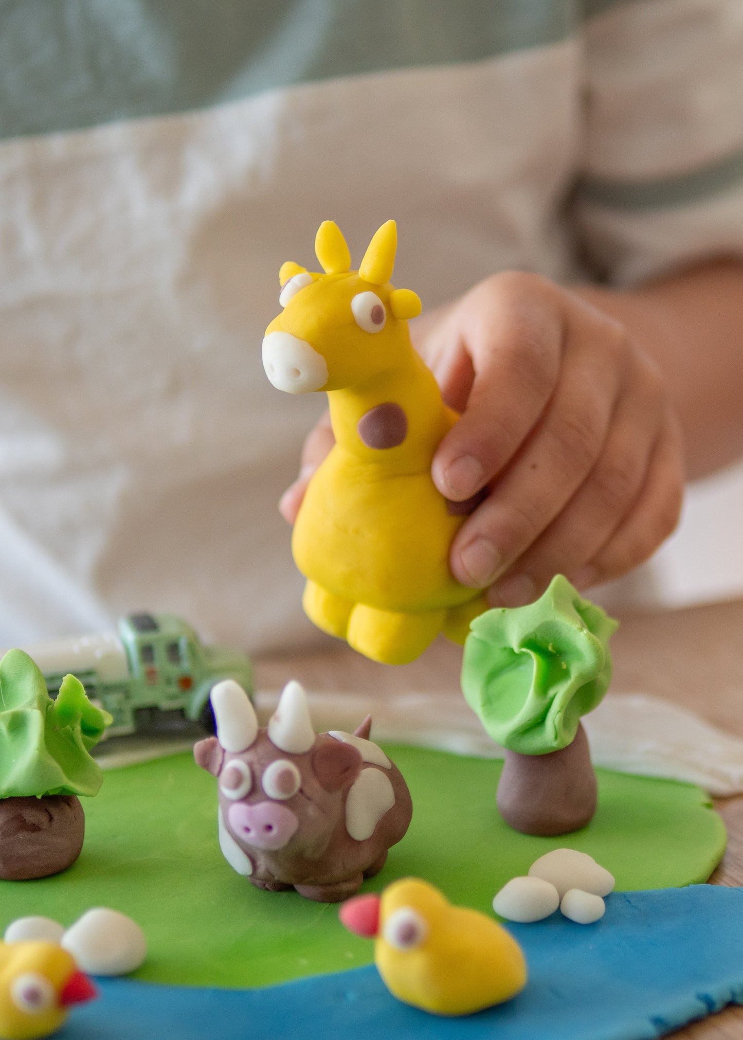 Miniwerk Softknete trocknet rissfrei für tolle Bastelprojekte wie Figuren kneten.