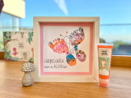 Wertvolle Erinnerungen an die Babyzeit festhalten mit Miniwerk Mal- und Abdruckfarben. Kreatives Geschenk zur Geburt.