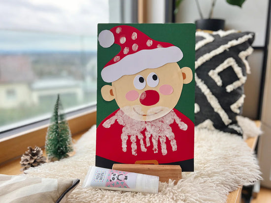 Geschenke Basteln für Weihnachten, Bastelideen mit Handabdrücken und Miniwerk Mal- und Abdruckfarben.