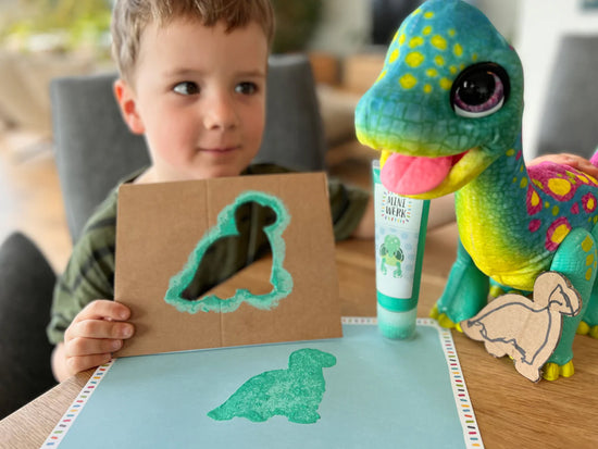 Miniwerk Kindergarten Bastelidee Schablonen Stempeln. Miniwerk als Stempelfarbe nutzen.